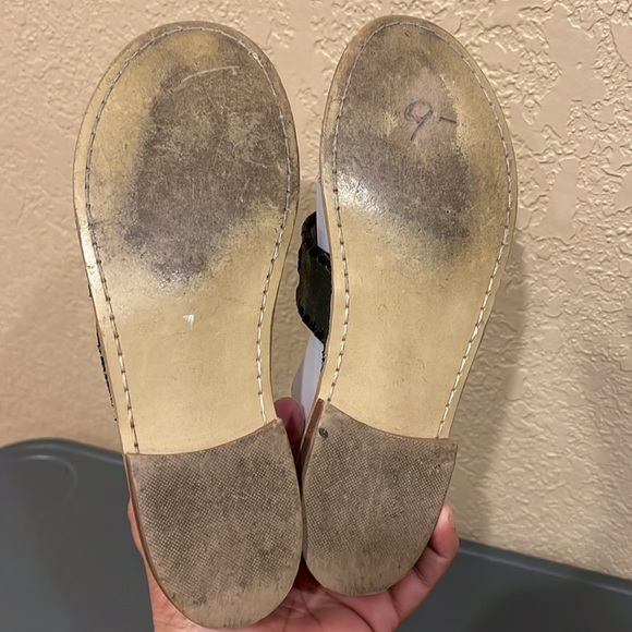 Jack Rogers Metallic Leather Navajo Sandals Black Silver Trim Sz 9 - Picture 5 of 10